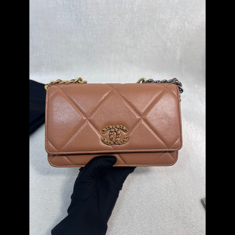 Chanel  焦糖色羊皮 19Bag Woc-1