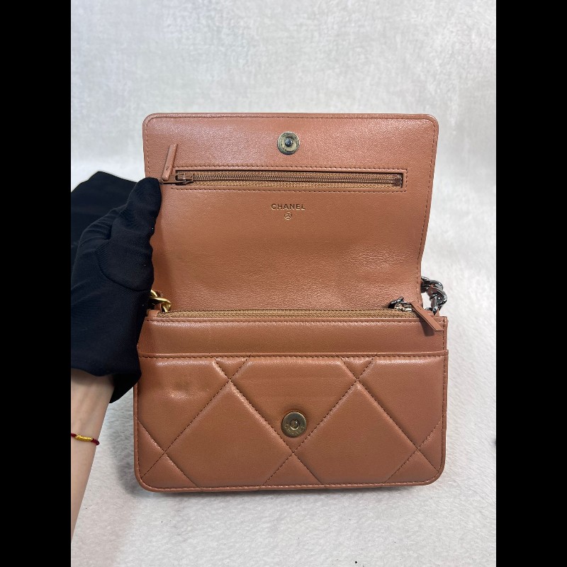 Chanel  焦糖色羊皮 19Bag Woc-8