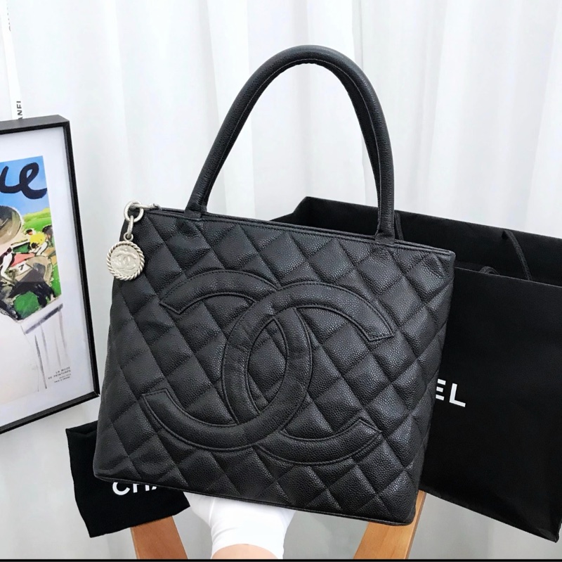 「JL精品代購」9新 Chanel 希爾頓 荔枝牛皮黑銀-0