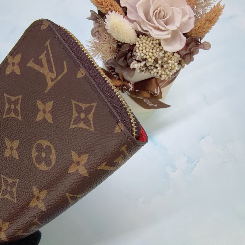 LV 經典Monogram拉鍊長夾-8