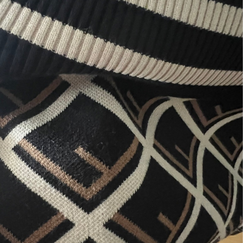 FENDI羊絨衫40碼-2