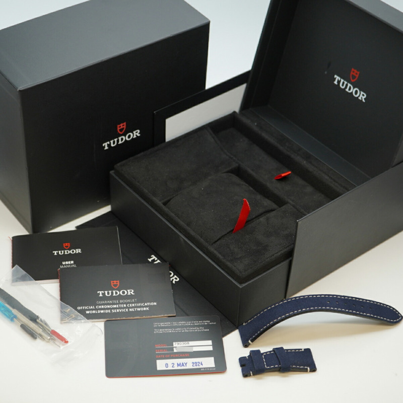 帝舵碧灣系列 79030B 海軍藍錶盤男士腕錶-1