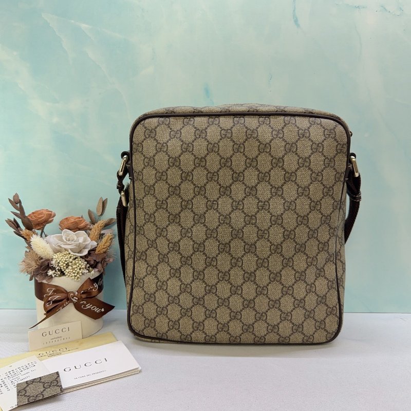 GUCCI GG Supreme 斜背包-1
