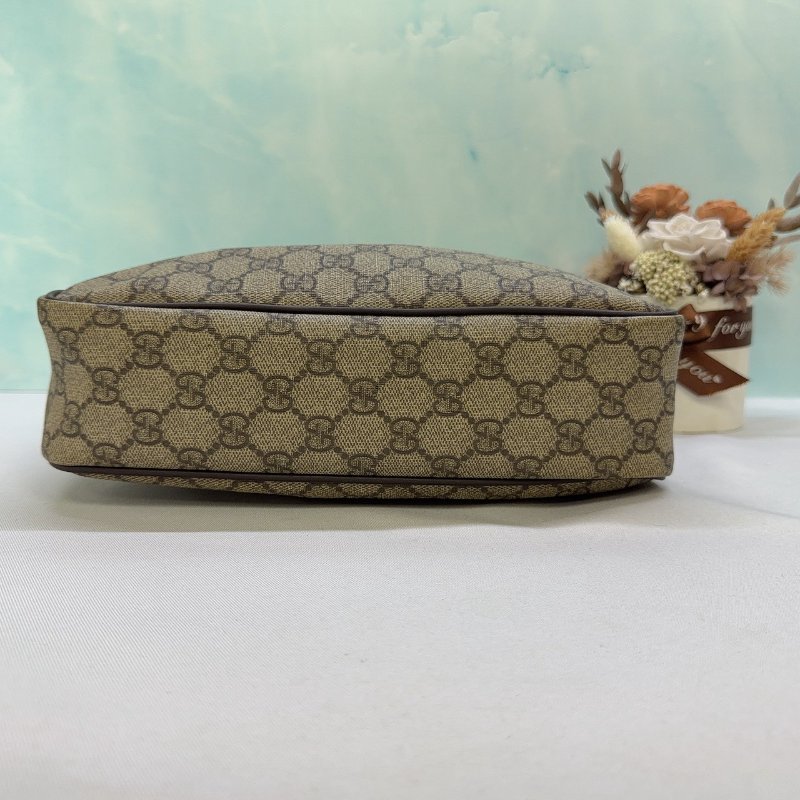 GUCCI GG Supreme 斜背包-6
