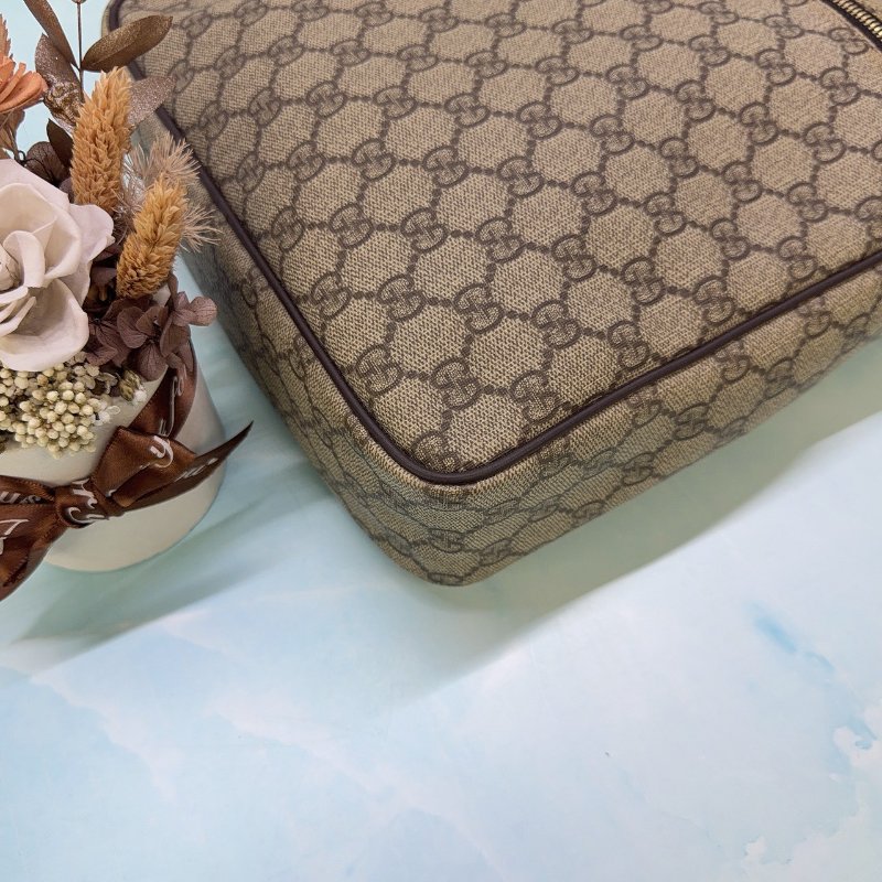 GUCCI GG Supreme 斜背包-7
