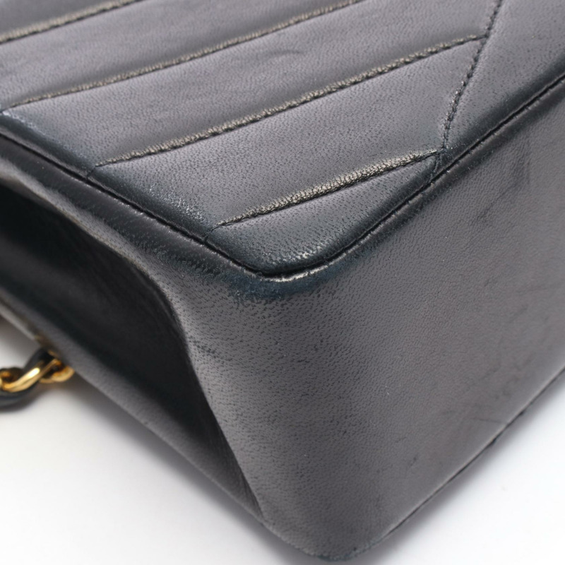 香奈兒斜紋縫線鏈條單肩包，羊皮材質，黑色，金色五金，二手女款-9