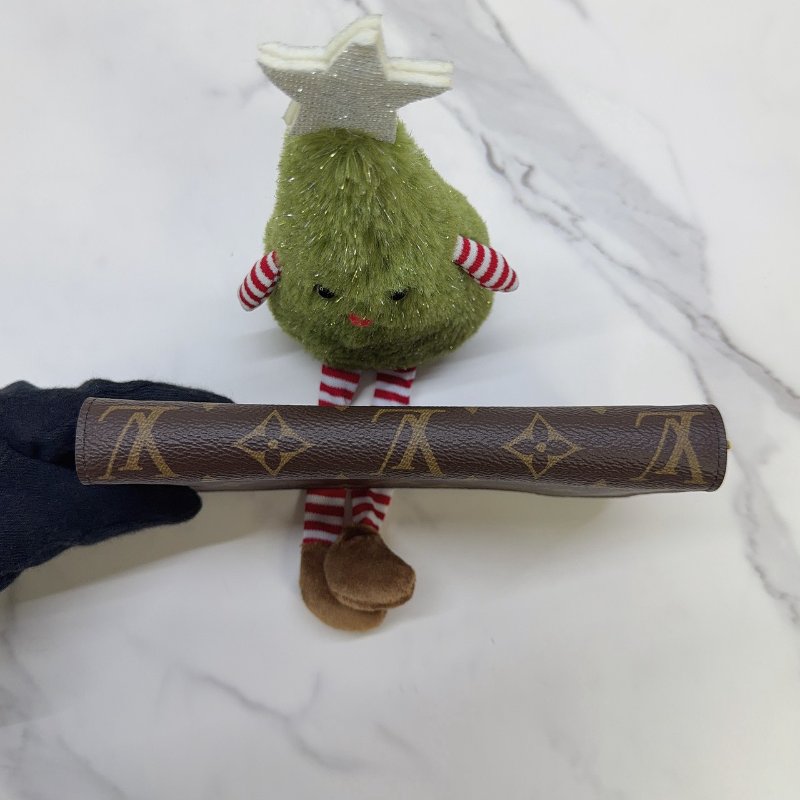 LV 老花拉鍊長夾-6