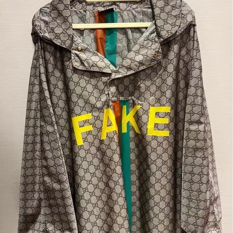 Gucci斗篷m碼