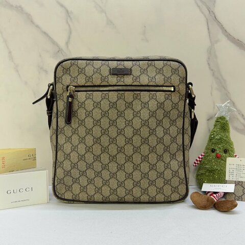 GUCCI 經典 GG Supreme帆布斜背包