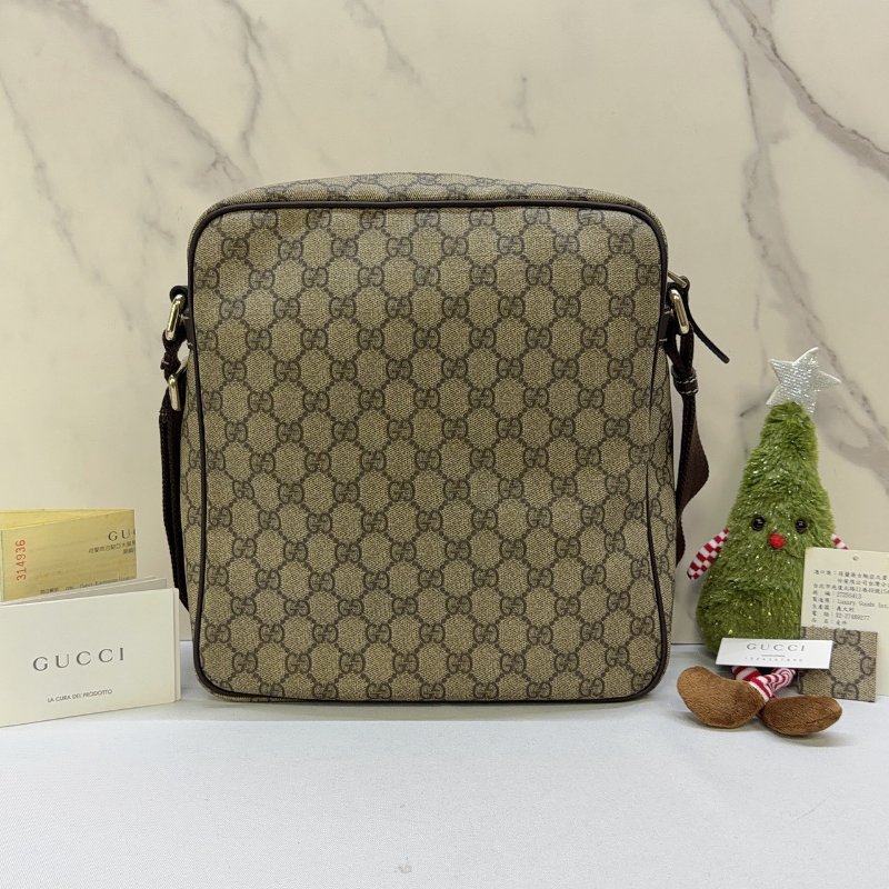GUCCI 經典 GG Supreme帆布斜背包-1