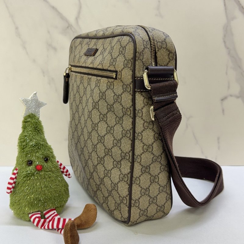 GUCCI 經典 GG Supreme帆布斜背包-2