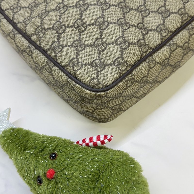 GUCCI 經典 GG Supreme帆布斜背包-7