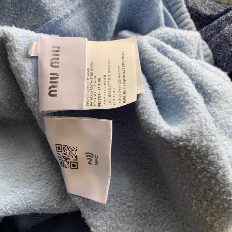 Miumiu套裝，上衣40碼，短褲s碼-7