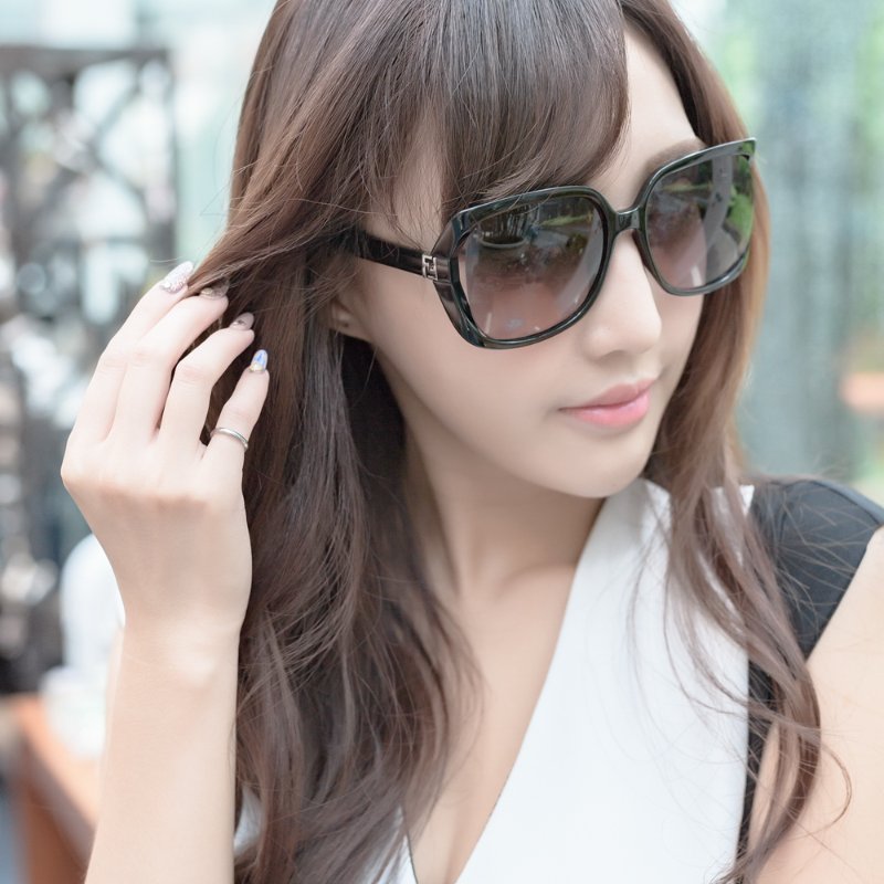 FENDI 時尚太陽眼鏡 (方框黑色)-3