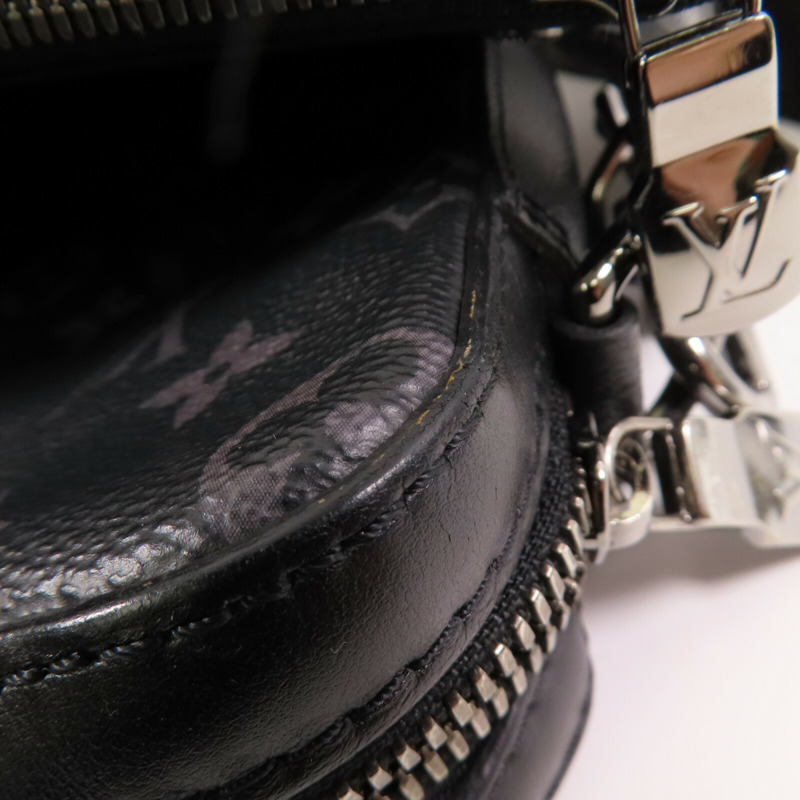LOUIS VUITTON Monogram Eclipse Reverse Trio Messenger銀扣肩背袋灰色-13