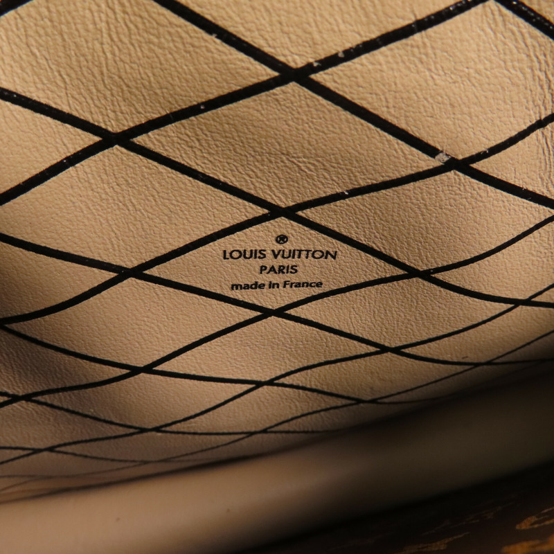 LOUIS VUITTON Monogram Reverse Trunk Clutch金扣肩背袋-17