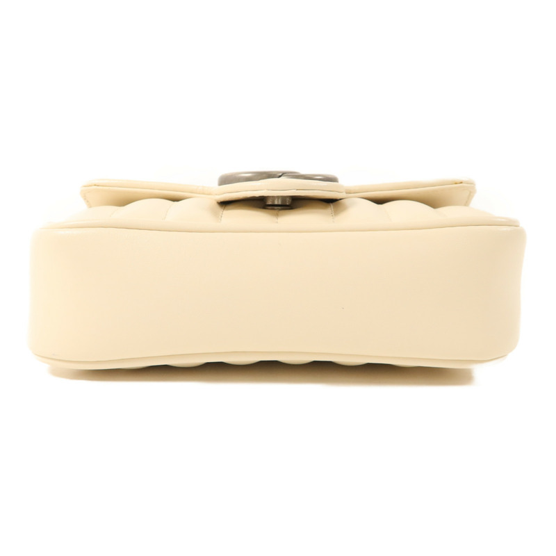 GUCCI 牛皮皮革GG Marmont Super Mini銀扣鏈帶肩背袋-3