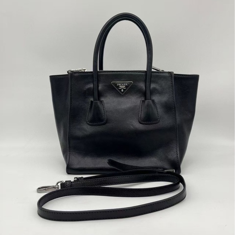 「JL精品代購」 Prada黑色牛皮GlaceCalf 2way托特包