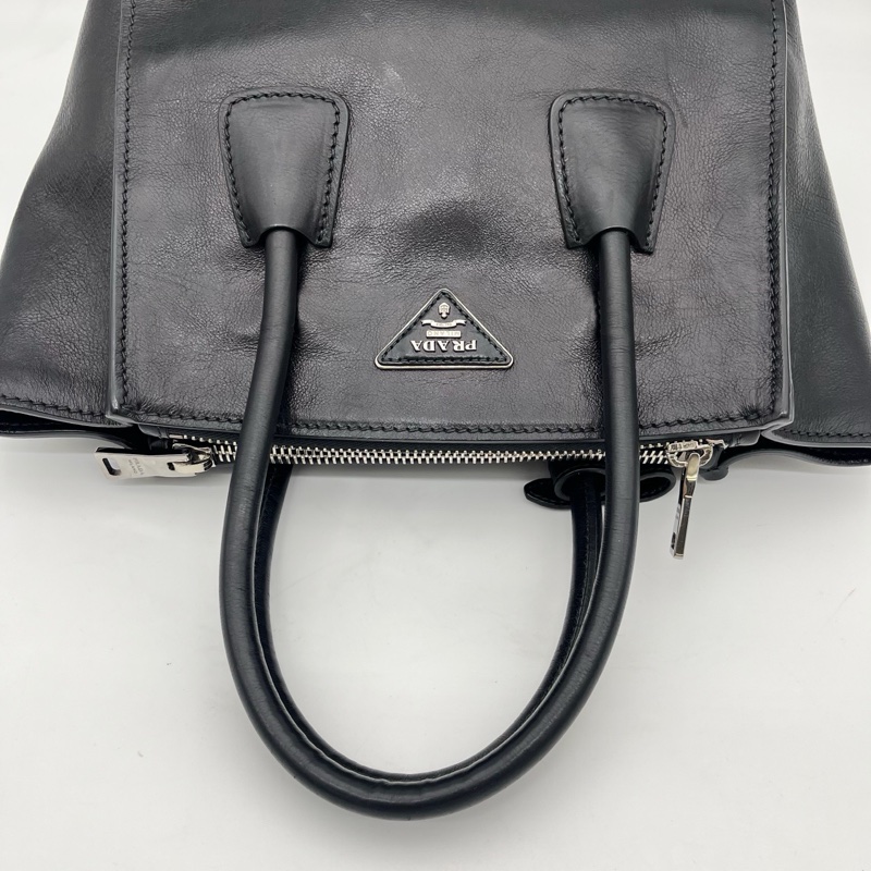 「JL精品代購」 Prada黑色牛皮GlaceCalf 2way托特包-11