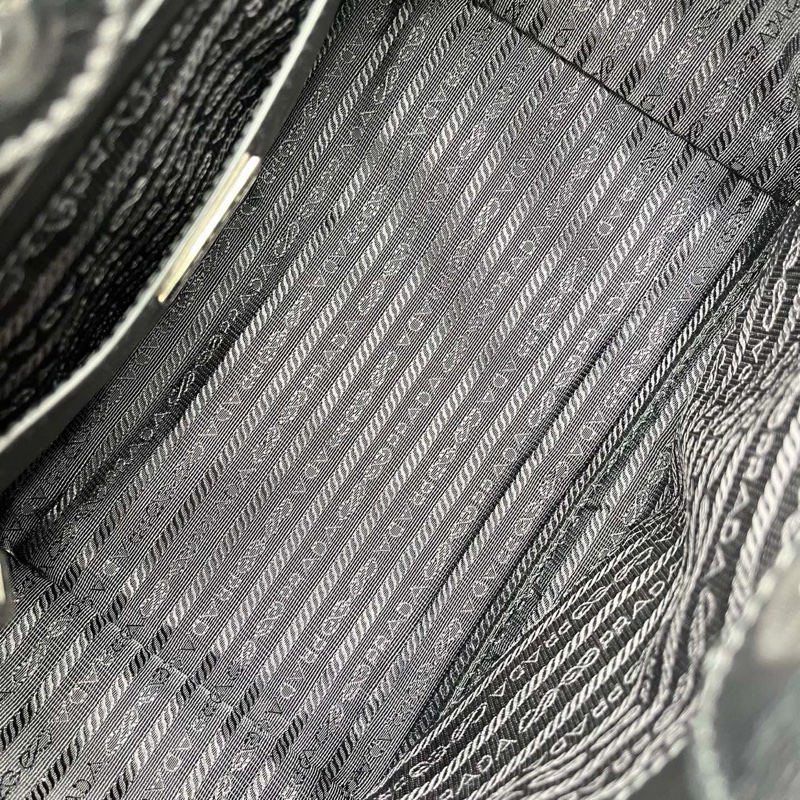 「JL精品代購」 Prada黑色牛皮GlaceCalf 2way托特包-15