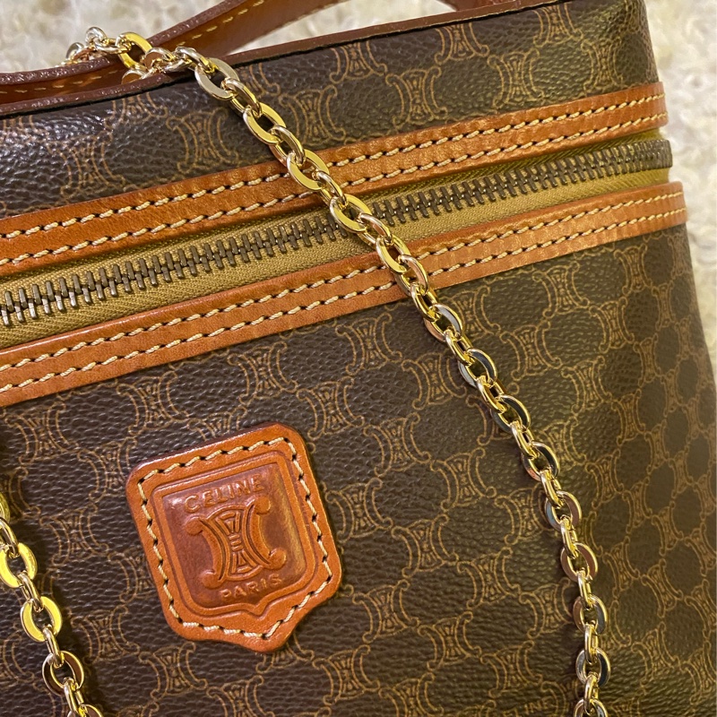 稀有老款 老花 celine❤️ 美 斜背包 化妝包 設計成斜背  附件贈品：斜背鏈帶贈一條-2