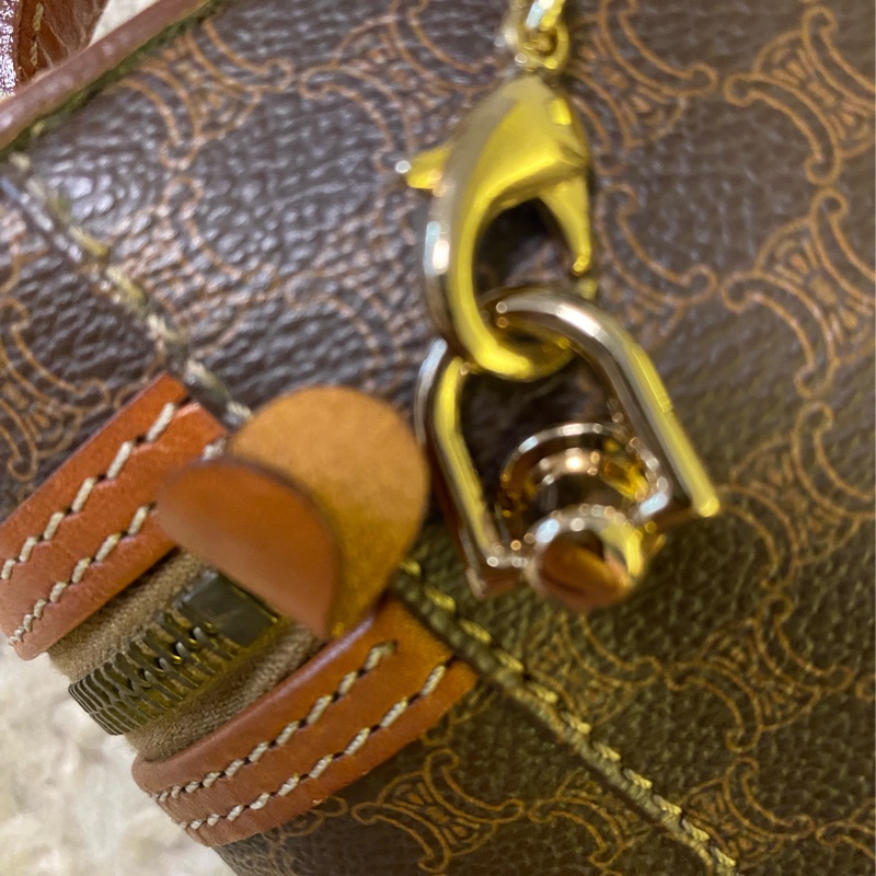 稀有老款 老花 celine❤️ 美 斜背包 化妝包 設計成斜背  附件贈品：斜背鏈帶贈一條-7