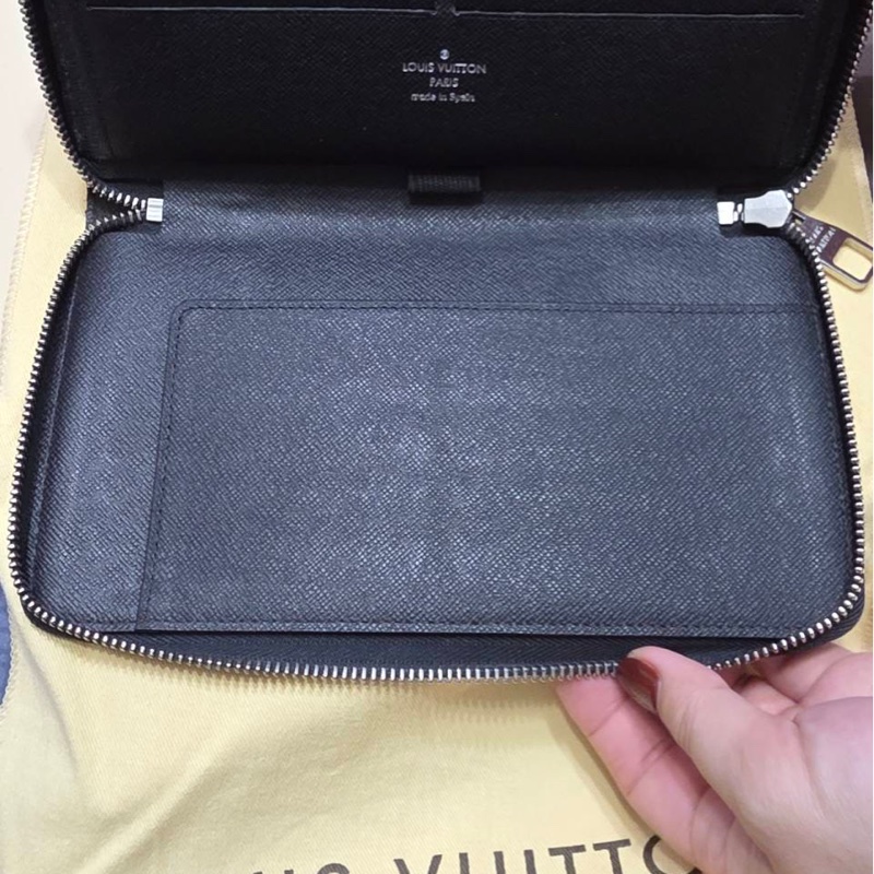 LOUIS  VUITTON 黑色棋盤格拉鍊長夾-2