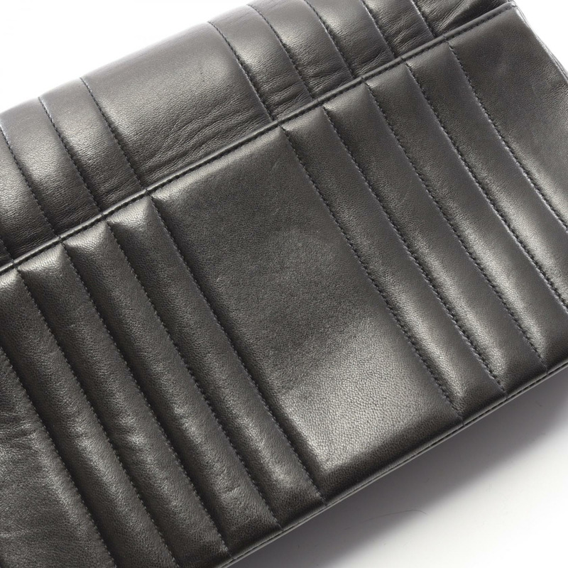 香奈兒 (CHANEL) 絎縫 Diana 翻蓋鏈條肩背斜挎包，羊皮材質，黑色，二手，金色五金-10