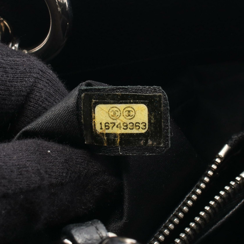 香奈兒 (CHANEL) Matelasse Grand Shopping GST XL 手提包，黑色小牛皮，二手，帶五金配件-6
