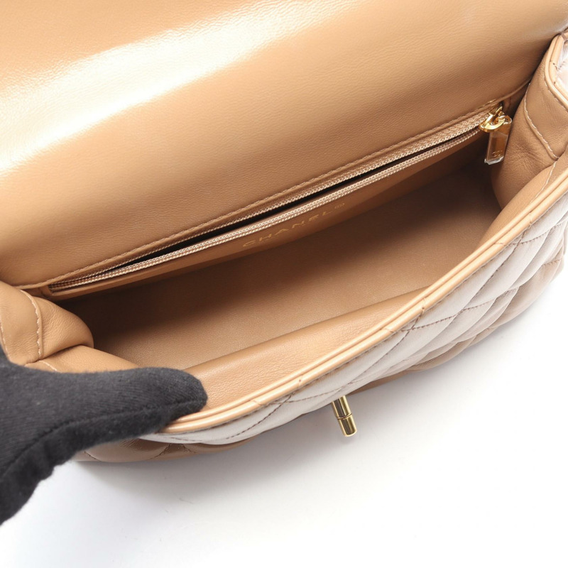 香奈兒 (CHANEL) 絎縫手鍊斜挎包,羊皮材質,駝色,二手,金色五金-2