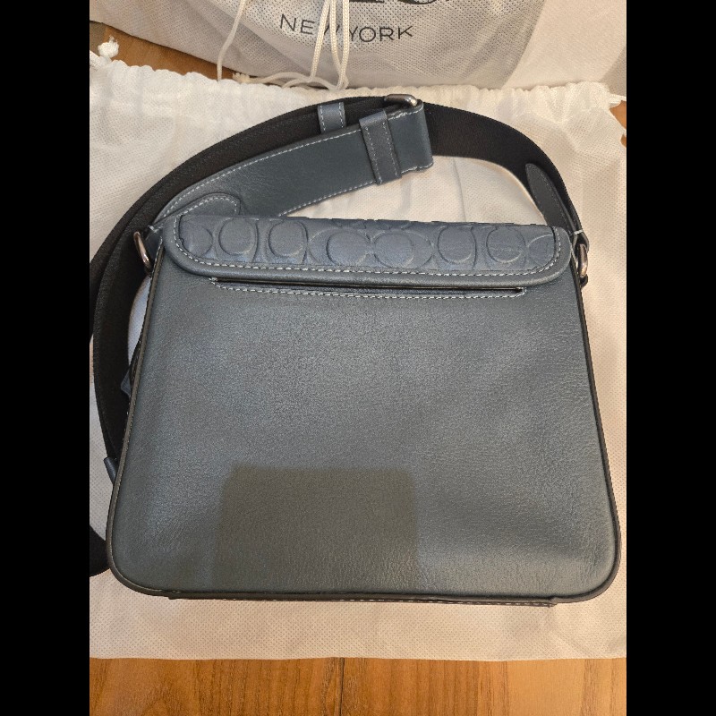 coach 男包 男生斜背包 藍灰色-1