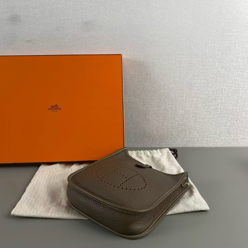 Hermès愛馬仕 Evelyne mini 大象灰伊芙琳斜挎包-4