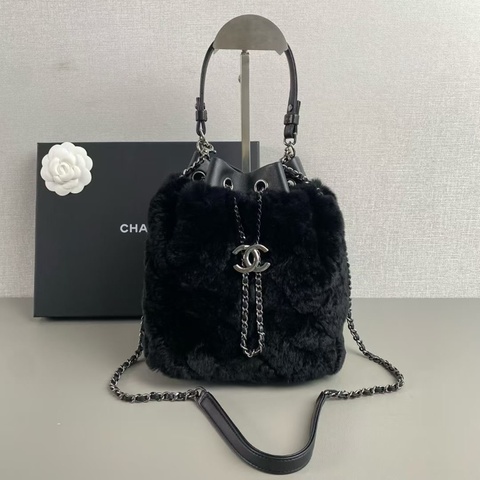 CHANEL香奈兒 黑銀兔毛抽繩水桶手提單肩斜挎包