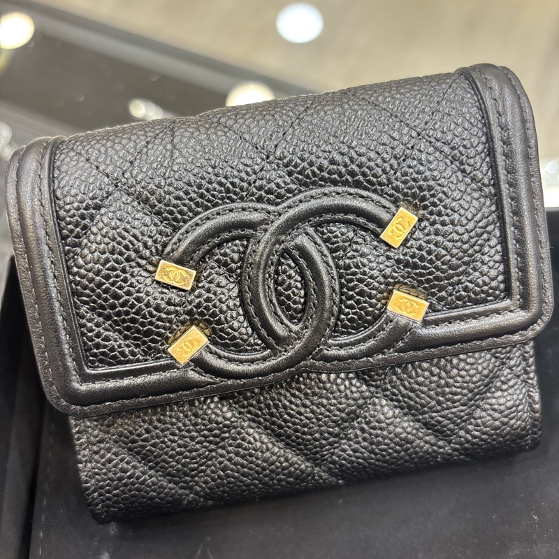 🖤CHANEL  CC Filigree 系列 的三折式短夾✨-9
