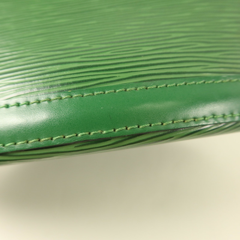 LOUIS VUITTON Epi Cluny金扣肩背袋-12