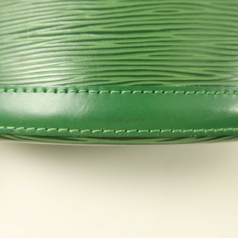 LOUIS VUITTON Epi Cluny金扣肩背袋-13