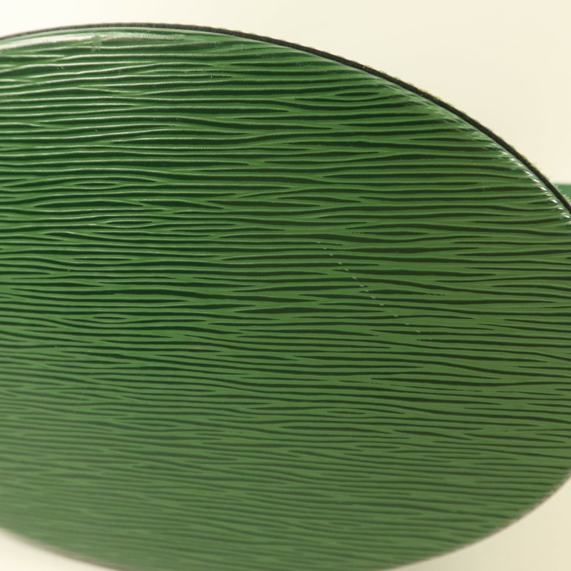 LOUIS VUITTON Epi Cluny金扣肩背袋-22