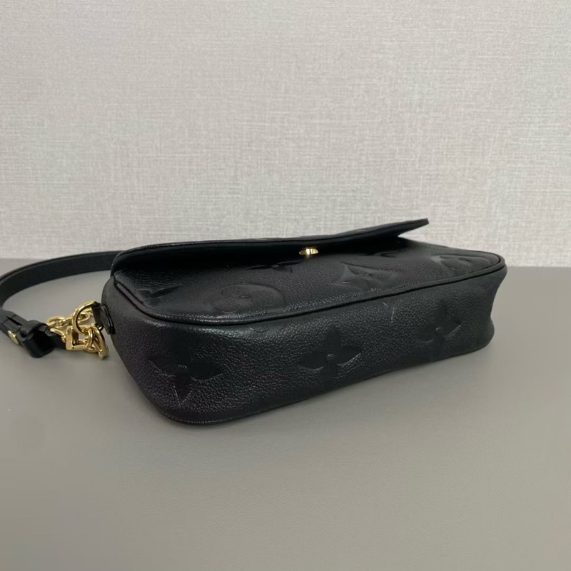 LV路易威登 黑色全皮壓紋ivy腋下包-5