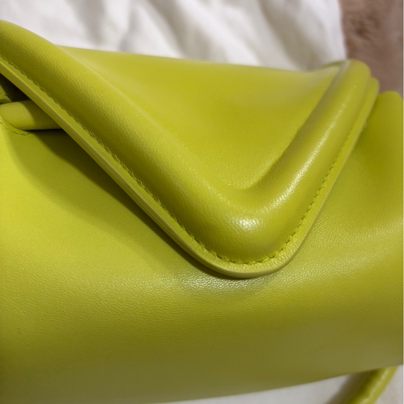 Bottega Venta小羊皮素面螢光綠側背包-4
