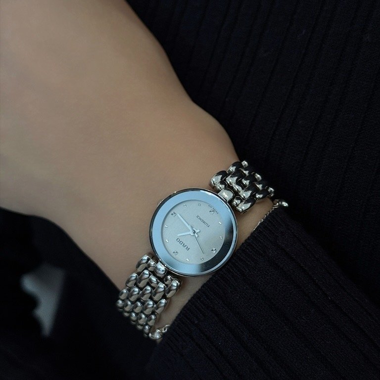 𝐑𝐚𝐝𝐨灰銀小圓盤石英錶-2