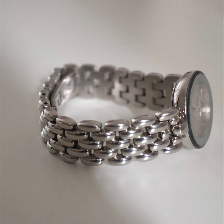 𝐑𝐚𝐝𝐨灰銀小圓盤石英錶-9