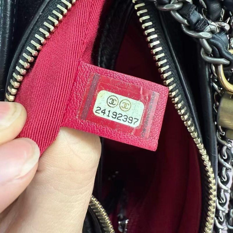 香奈兒黑金流浪包小號-10