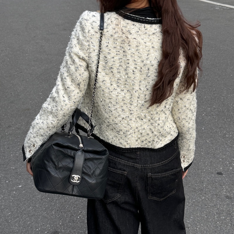 【極新🎁 超稀有】 Chanel 香奈兒 牛皮飯盒包 枕頭包（專櫃29.6萬）-0