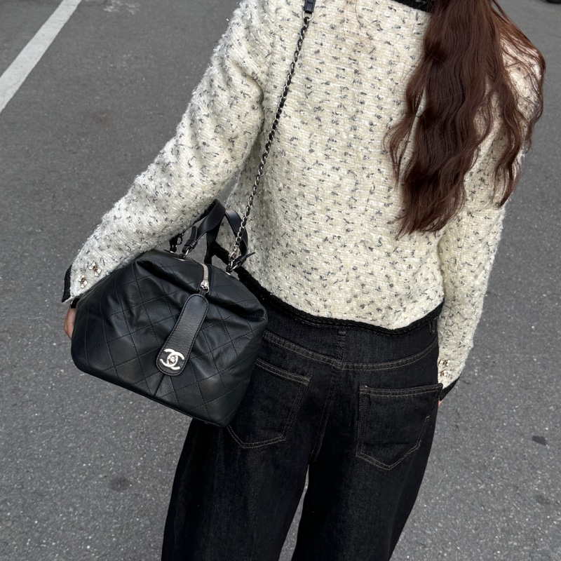 【極新🎁 超稀有】 Chanel 香奈兒 牛皮飯盒包 枕頭包（專櫃29.6萬）-25