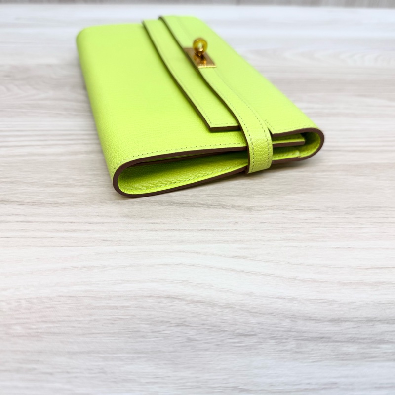 Hermes 萊姆綠山羊皮金釦kelly 12卡長夾-17