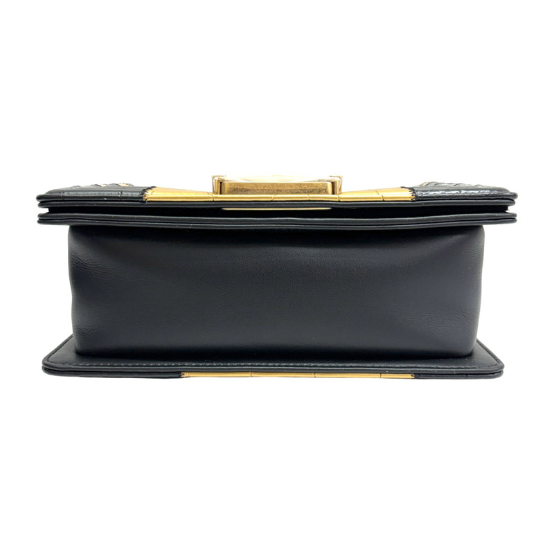 黑金 鱷魚紋小牛皮壓紋 Small Boy 肩背包【CHANEL 香奈兒】 A67085-4