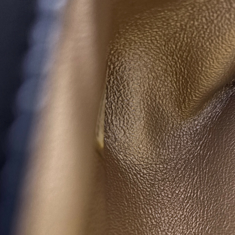 黑金 鱷魚紋小牛皮壓紋 Small Boy 肩背包【CHANEL 香奈兒】 A67085-7