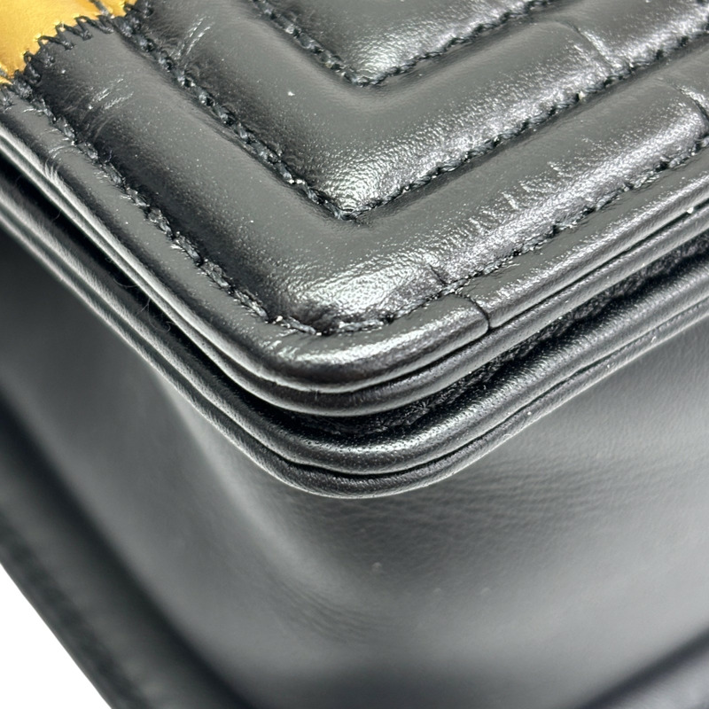 黑金 鱷魚紋小牛皮壓紋 Small Boy 肩背包【CHANEL 香奈兒】 A67085-11