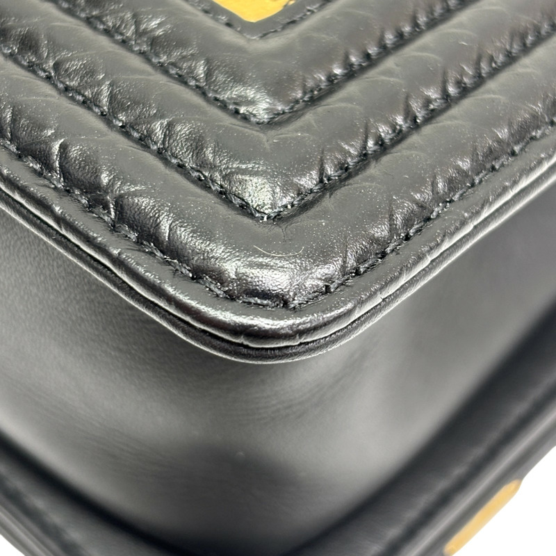 黑金 鱷魚紋小牛皮壓紋 Small Boy 肩背包【CHANEL 香奈兒】 A67085-12