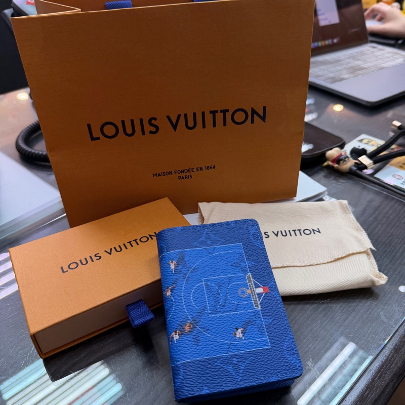 LV袋裝萬用錢包-0